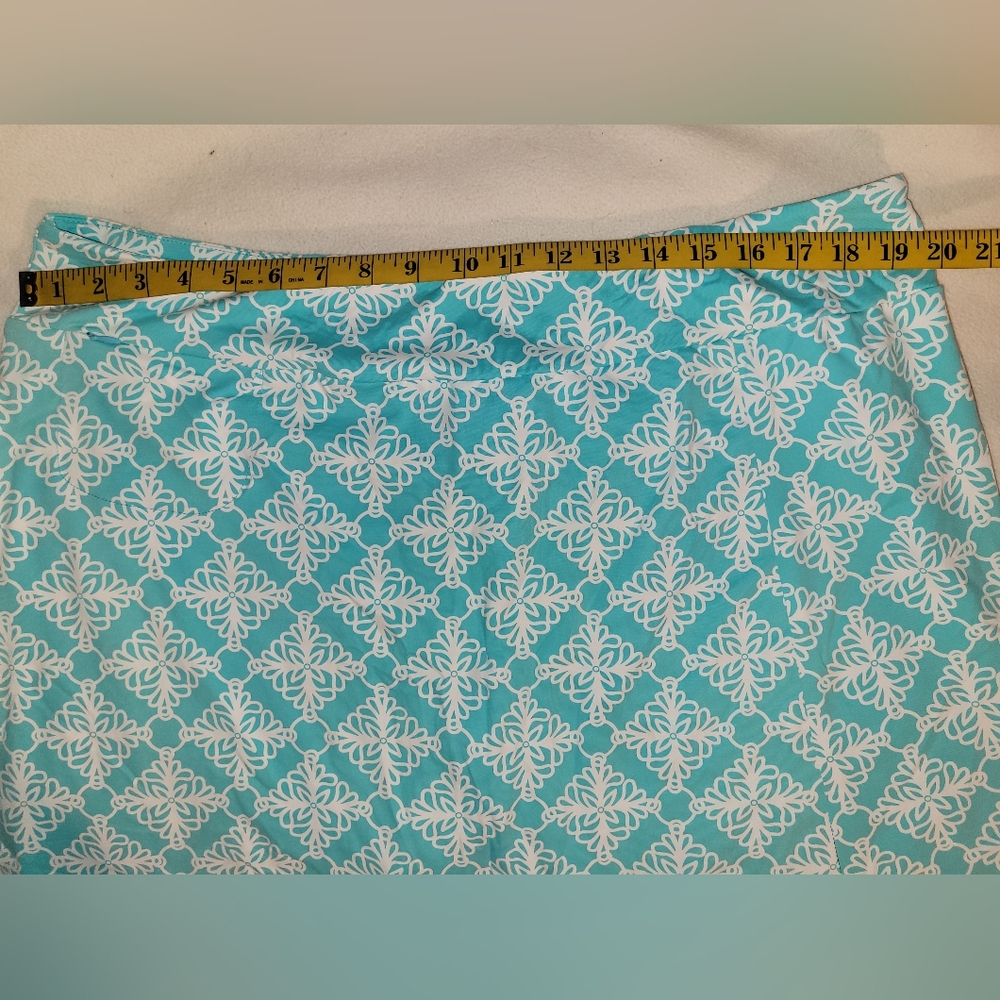 LuLu-B 1X pull-on sport skort UPF 50+ sun protection fabric in a blue Geo Knot - Picture 3 of 9